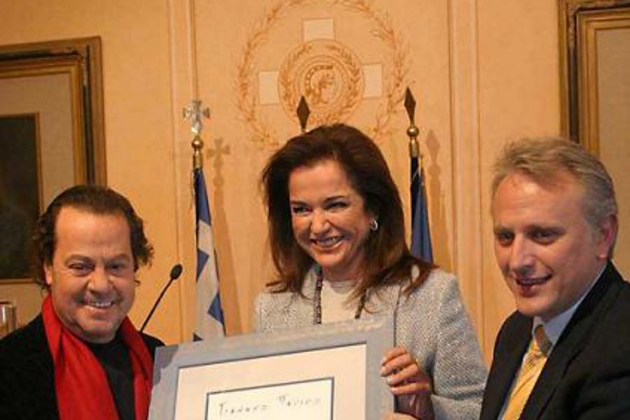 Ο Δήμος Αθηναίων τιμά το δικό μας Γιάννη Πάριο