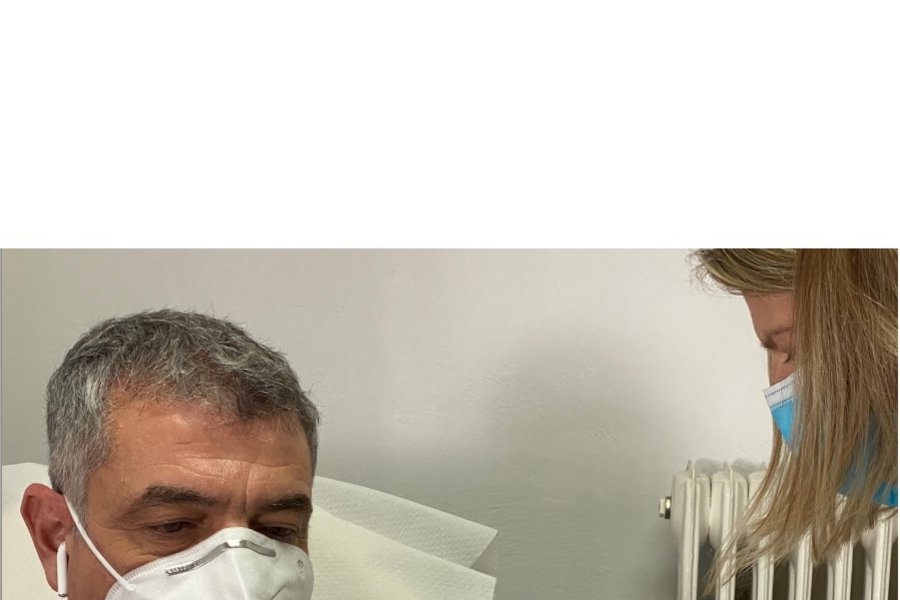 Με το παράδειγμά του παροτρύνει τους συμπολίτες του
να εμβολιαστούν ο Δήμαρχος Πάρου.
Ως υγειονομικός εμβολιάστηκε το Σάββατο 06/02/2021 κατά του covid-19 ο Δήμαρχος της Πάρου .