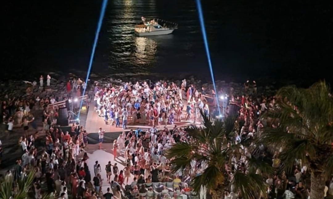 Υπογραφή Συμβάσεων Παροχής Υπηρεσιών Ηχητικής-Φωτιστικής και Μουσικής Κάλυψης Πολιτιστικών-Αθλητικών Εκδηλώσεων Δήμου Πάρου