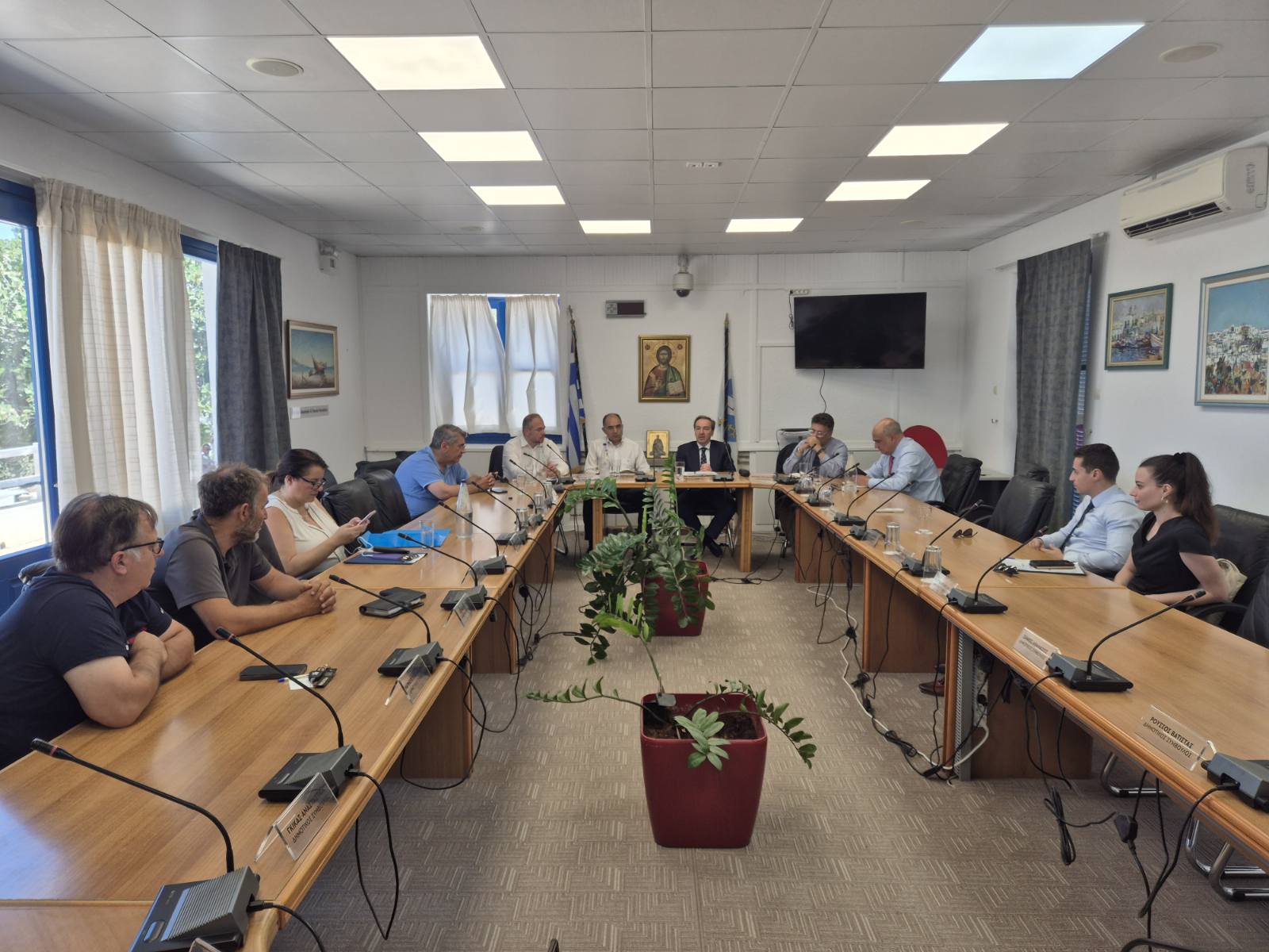 Σύσκεψη εργασίας υπό τον Υφυπουργό Δικαιοσύνης κ. Ιωάννη Μπούγα για την στέγαση νέου Δικαστικού Μεγάρου στην Πάρο