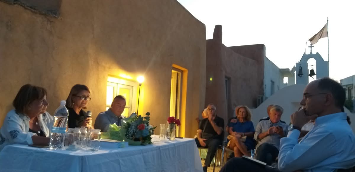 Με επιτυχία πραγματοποιήθηκε η παρουσίαση του βιβλίου του Πέτρου Δ. Καψάσκη, Δρ. Πολιτιστικής Διπλωματίας, με τίτλο «Η Τέχνη της Πολιτιστικής Διπλωματίας» στην Οικία Δημητρακόπουλου