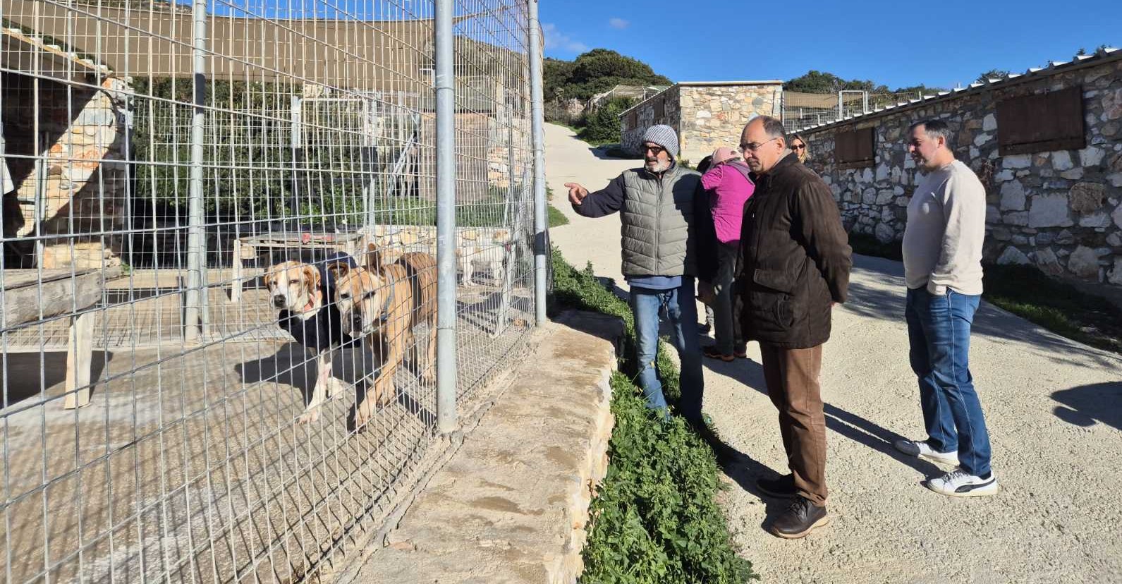 Επίσκεψη στο καταφύγιο αδέσποτων ζώων του PAWS στο Μαράθι και υπογραφή νέας σύμβασης παροχής υπηρεσιών για την φιλοξενία αδέσποτων ζώων συντροφιάς